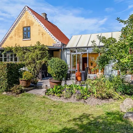 Huno - 2km From The Sea By Interhome בית נופש